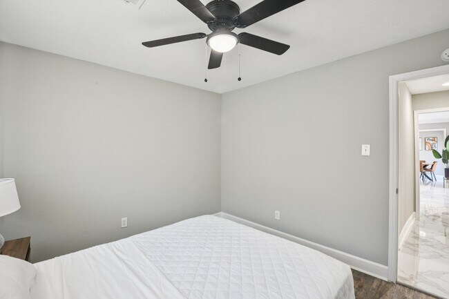 Building Photo - 15642 Pagehurst Dr