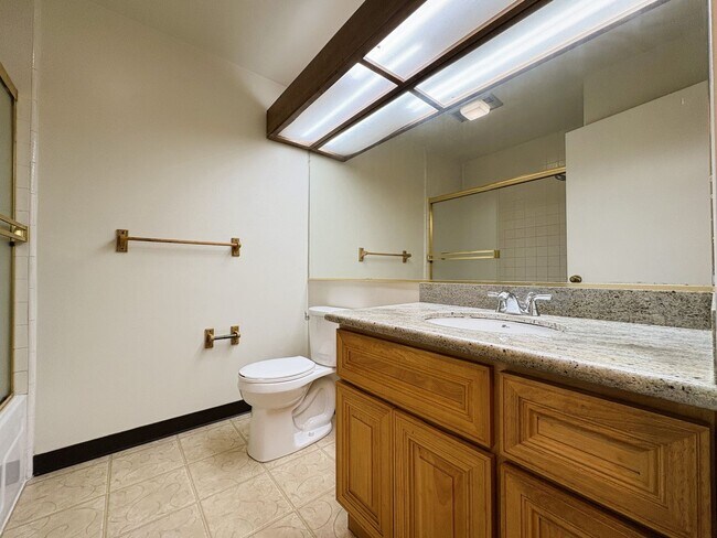 Building Photo - Charming 2BR/2BA Condo Steps from Downtown Mountain View