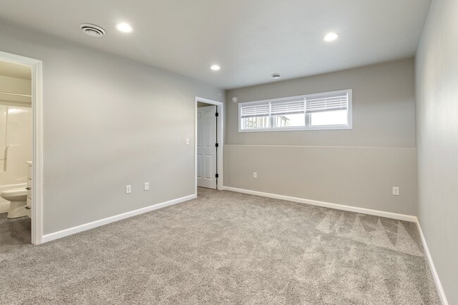 Building Photo - 3641 56th St S