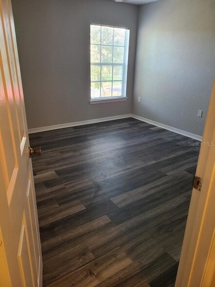 Building Photo - 8933 Manor Loop