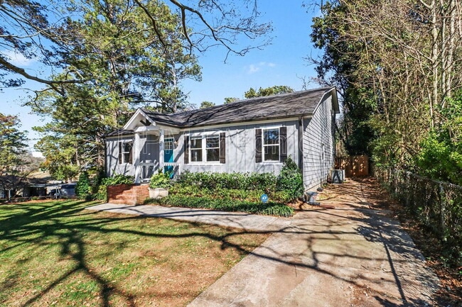 Building Photo - 1360 Smith St SE