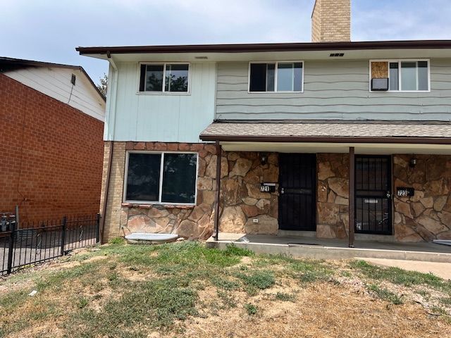 Primary Photo - 721 Fraser St