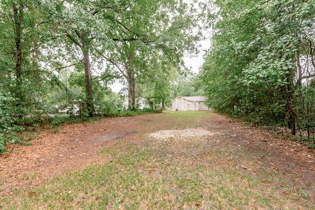 Building Photo - REDUCED! - NOW OFFERING HALF MONTH FREE OF...