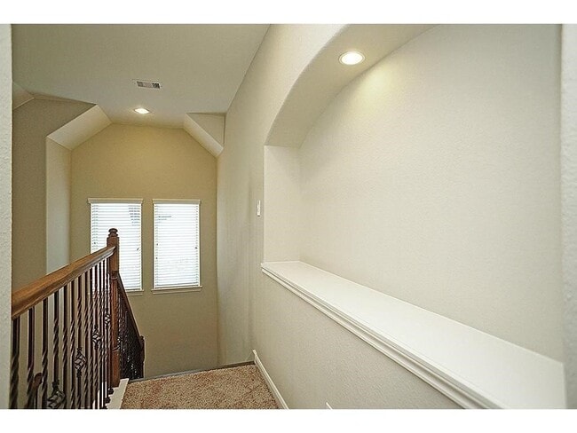 Building Photo - 2411 Village Water Ct