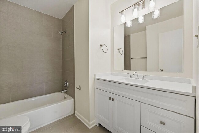 Building Photo - 2846 Schoolhouse Cir