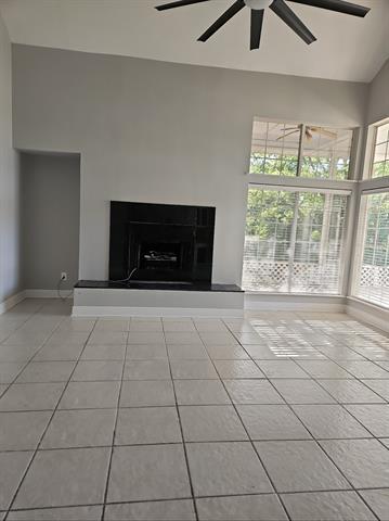 Building Photo - 137 Oakview