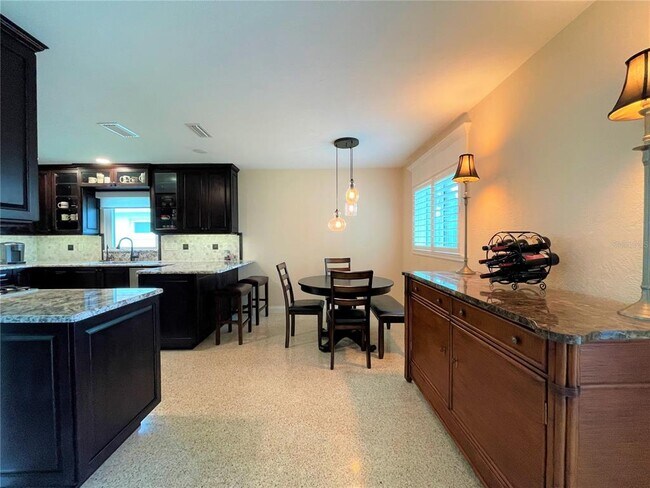 Building Photo - 17045 Dolphin Dr