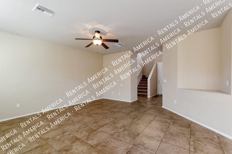 Building Photo - 3830 E 3rd St