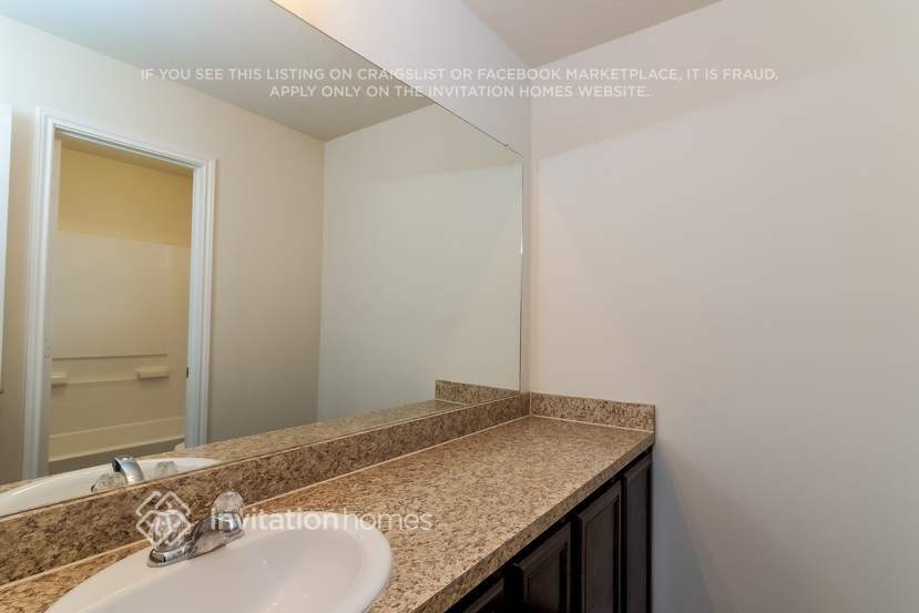 Building Photo - 6111 El Oro Dr