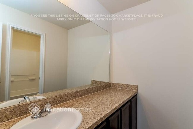 Building Photo - 6111 El Oro Dr