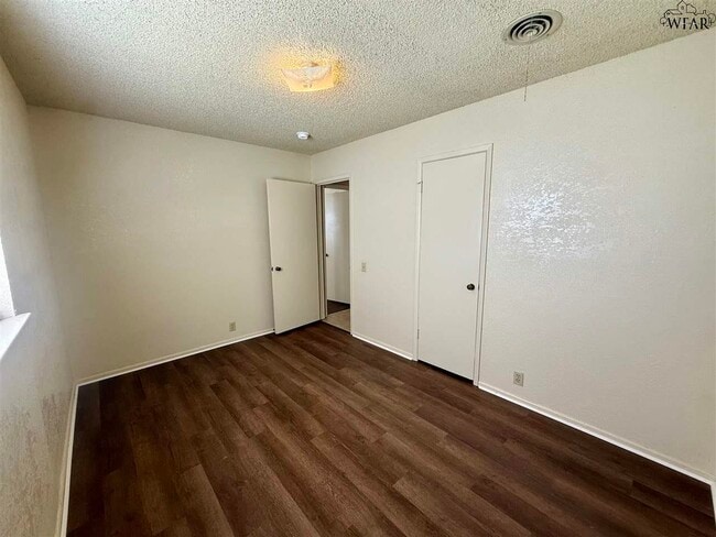 Building Photo - 1635 Sumner Terrace