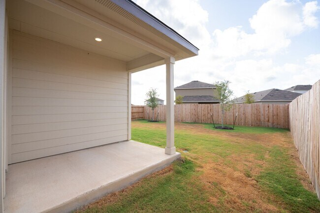 Building Photo - Beautiful 3 Bed Home in Preserve at Medina | Granite Counters, Covered Patio & Community Amenities