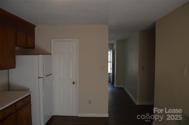 Building Photo - 309 Vance St