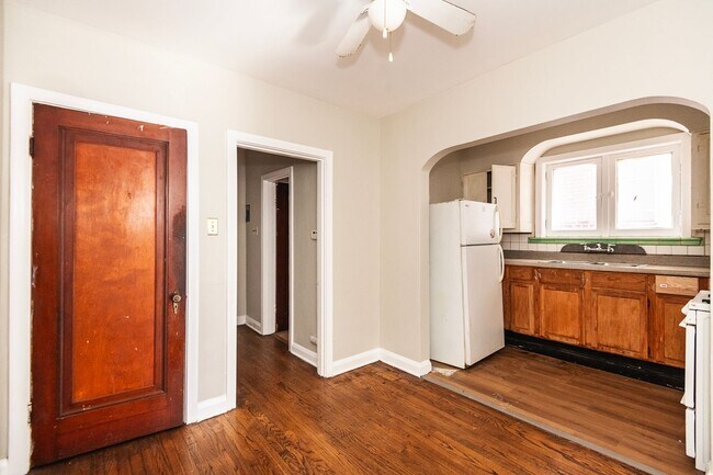 Building Photo - 3943 Keokuk St