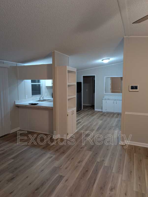 Building Photo - 715 Deer View