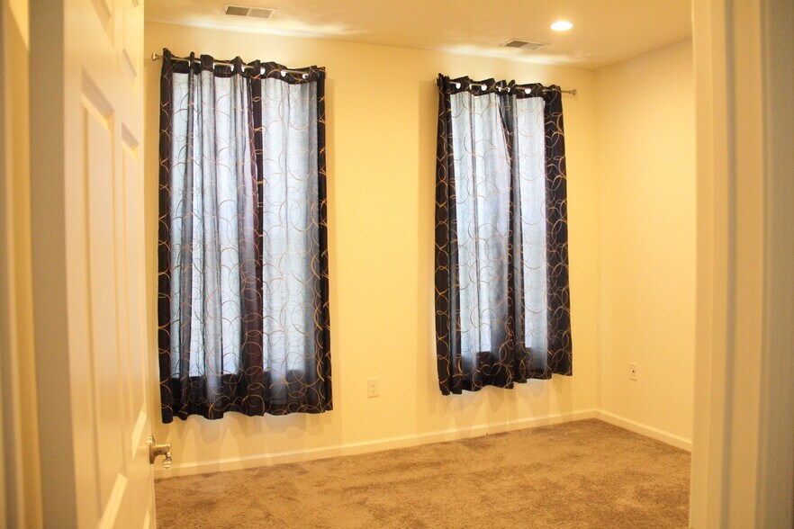 Bedroom 1 - 115 Deacon Shattuck Way