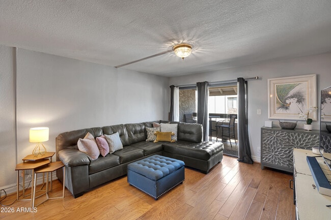 Building Photo - 3825 E Camelback Rd