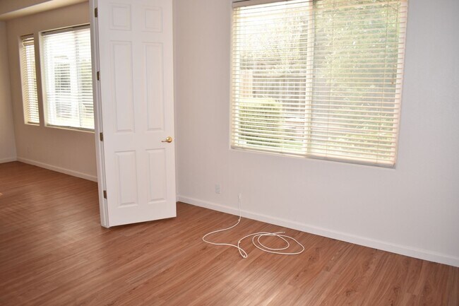 Building Photo - 469 Anacapa Dr