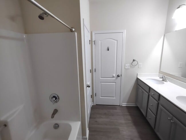 Building Photo - Beautiful Home located in the Clarabella C...