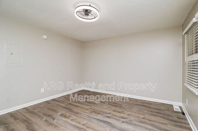 Building Photo - 1097 Smith St SW