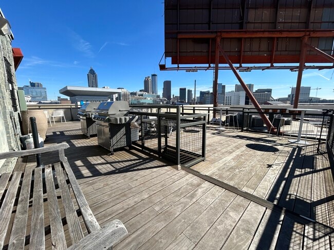 Building Photo - 426 Marietta St NW