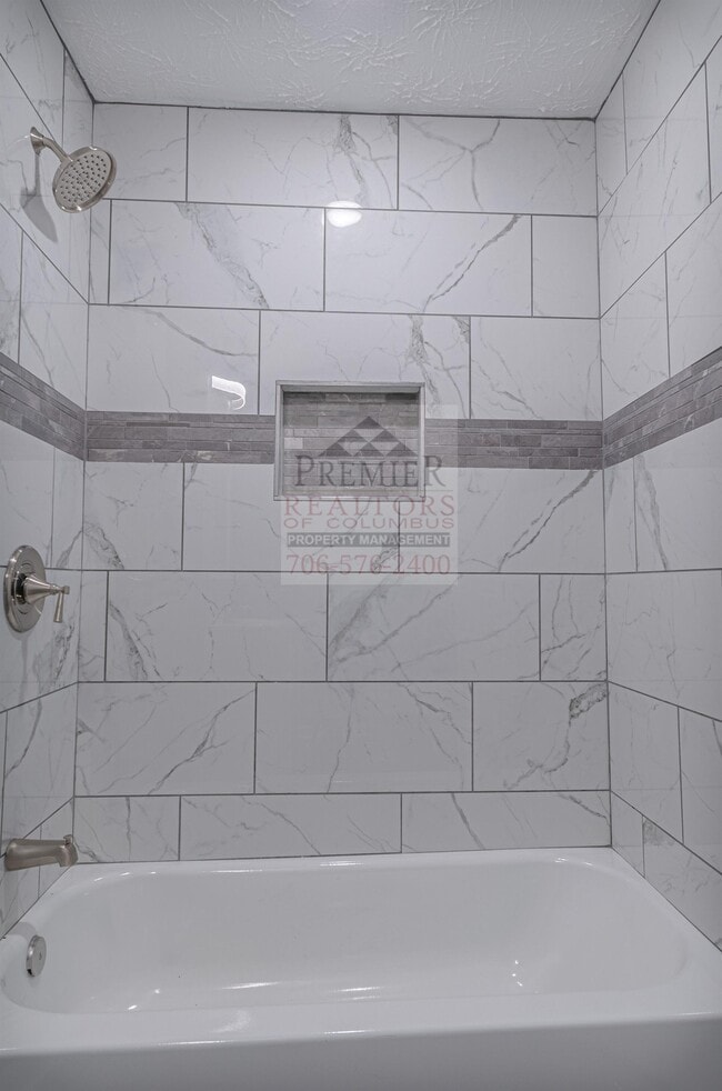 Building Photo - 5724 Sanford Ave