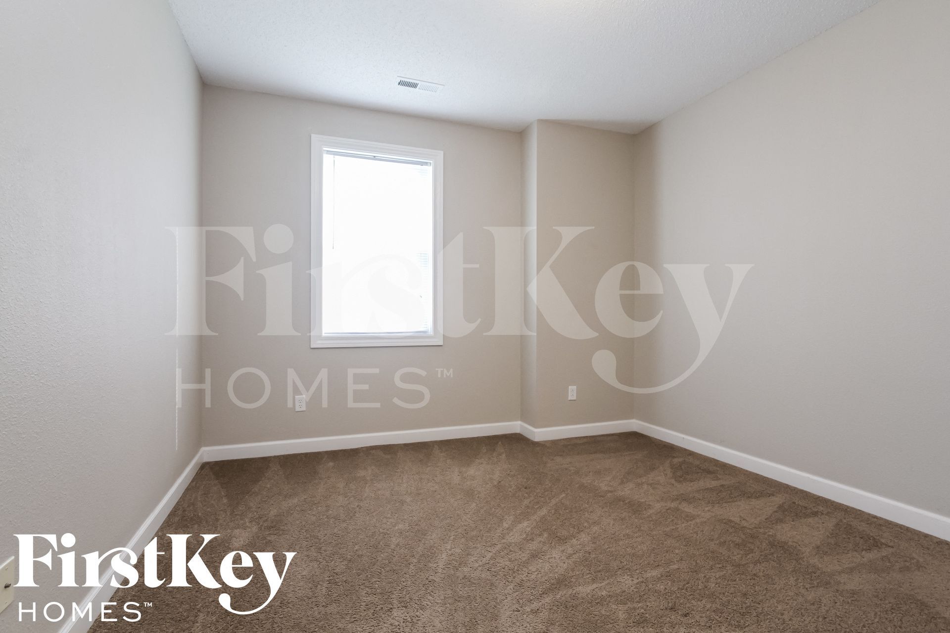 Building Photo - 9778 Rhodes Ln