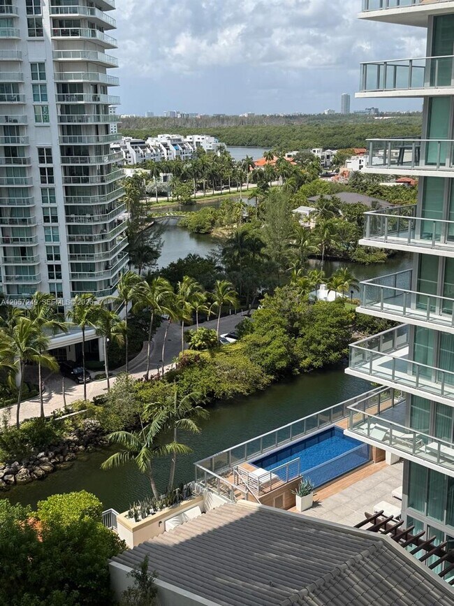 Building Photo - 250 Sunny Isles Blvd