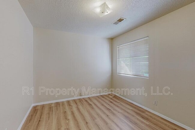 Building Photo - 3473 Martin Meadows Dr NE