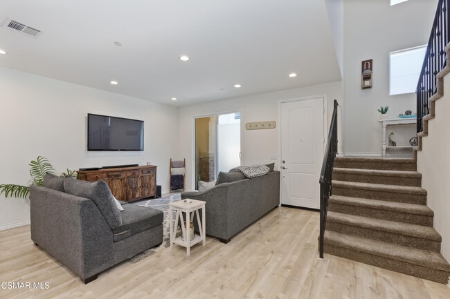 Building Photo - 327 Newbury Vista Ln