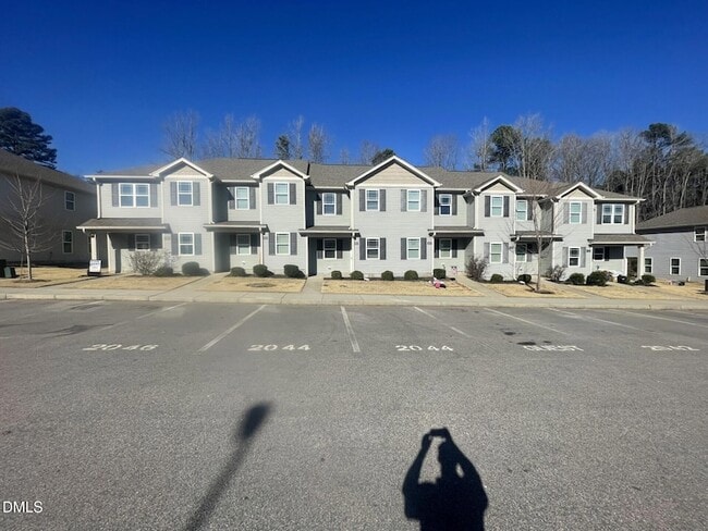 Building Photo - 2044 Wiggins Village Dr