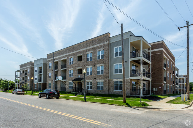 Building Photo - Uptown Flats