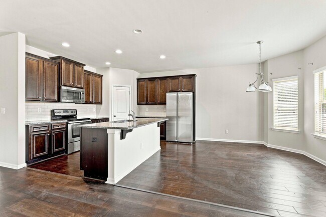 Building Photo - 636 Amrose Way