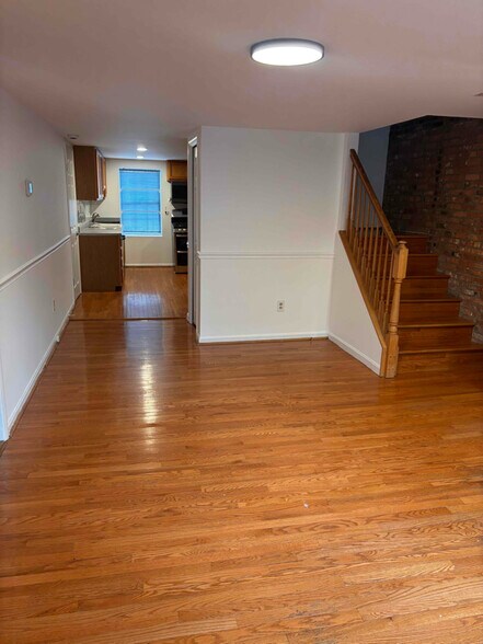 Building Photo - 1005 S Kenwood Ave