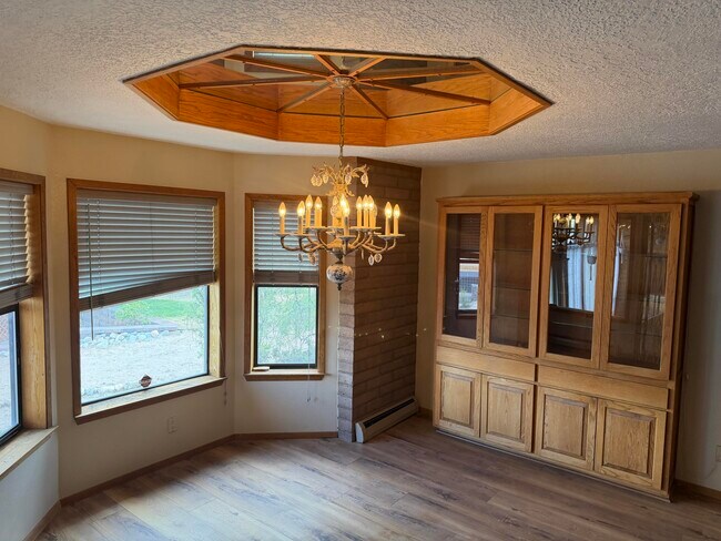Building Photo - 675 Camino Arco Iris