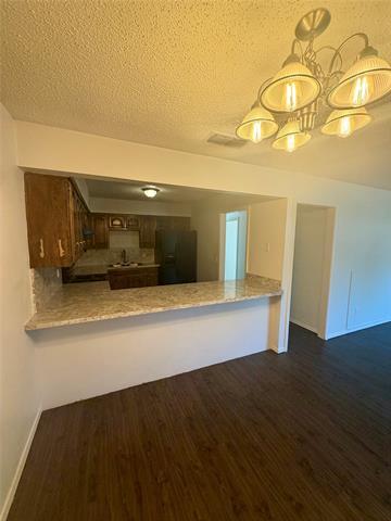 Building Photo - 106 N W Pk Dr