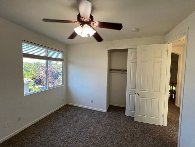 Building Photo - Beautiful Home in Cameron Park with Pool and Greenbelt Views!