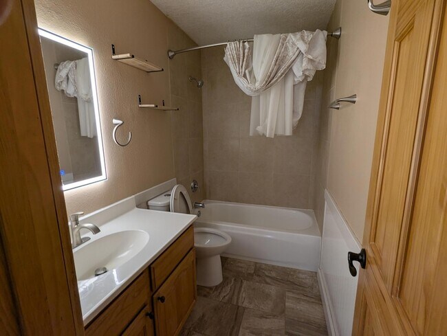 Building Photo - 4 Cavaletti Ct