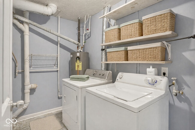 Building Photo - 6010 S Bay Dr