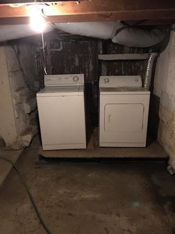 Building Photo - 374 Pine St