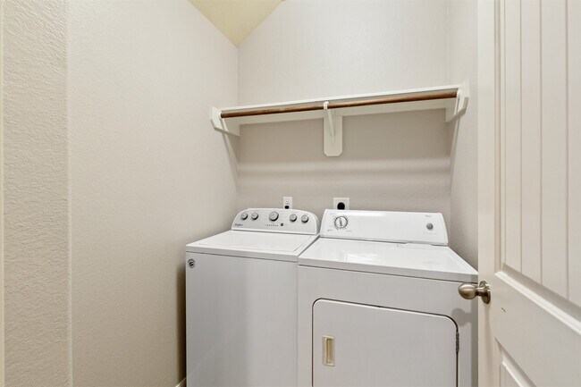 Building Photo - 11614 Lantana Reach Dr