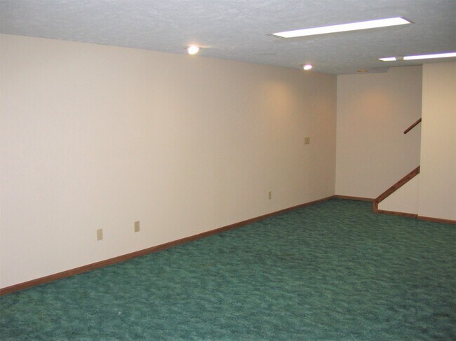 Building Photo - 303 Pierce St
