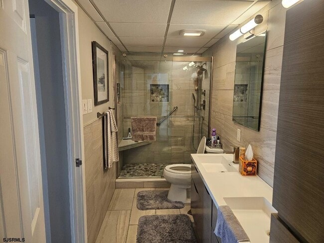 Building Photo - 100 S Berkley Square