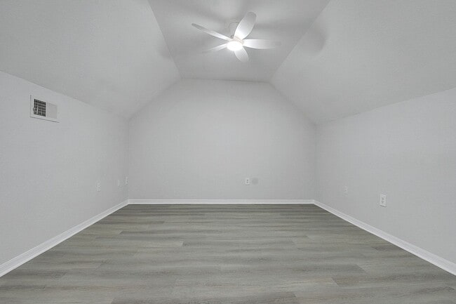 Building Photo - Fully Remodeled 3/2 with Loft in MetroWest...