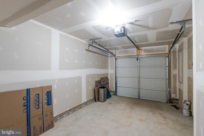 Building Photo - 135 Tuxford Rd