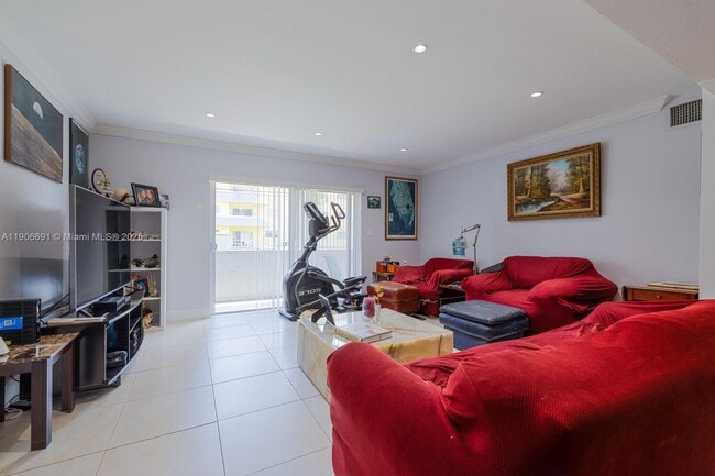 Building Photo - 7401 SW 82nd St