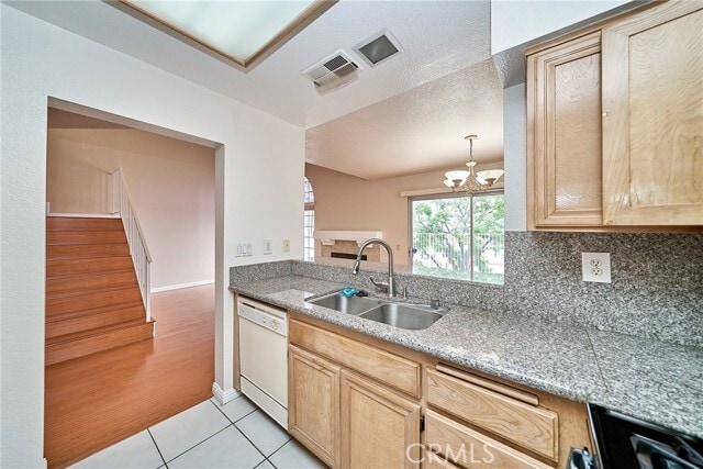 Building Photo - 2690 Vista Monte Cir