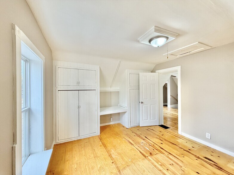 Building Photo - 955 10th St