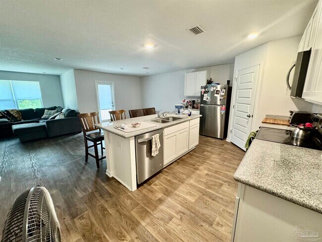 Building Photo - 5468 Merlin