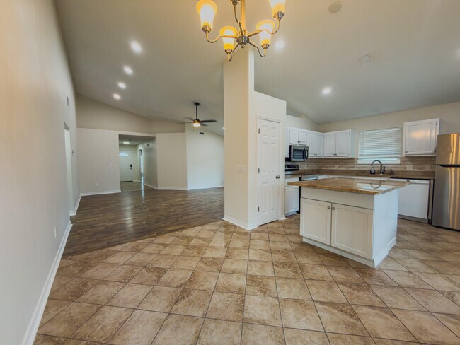 Building Photo - 1783 Ivalea Cir